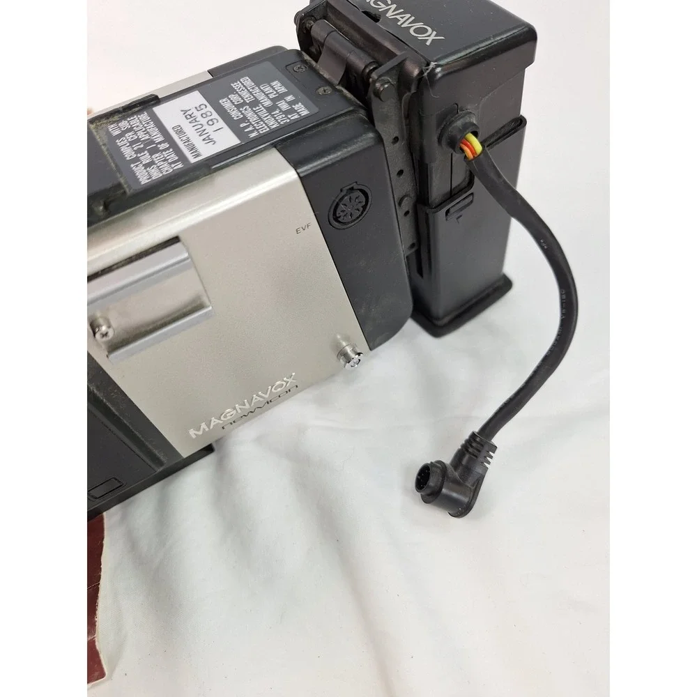 Vintage Magnavox VR8276BK01 Newvicon Color Video Camera 1985 with Manual